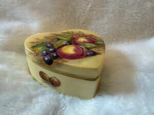 Aynsley Orchard Gold Heart Trinket Box Bone China England Fruit Covered Box